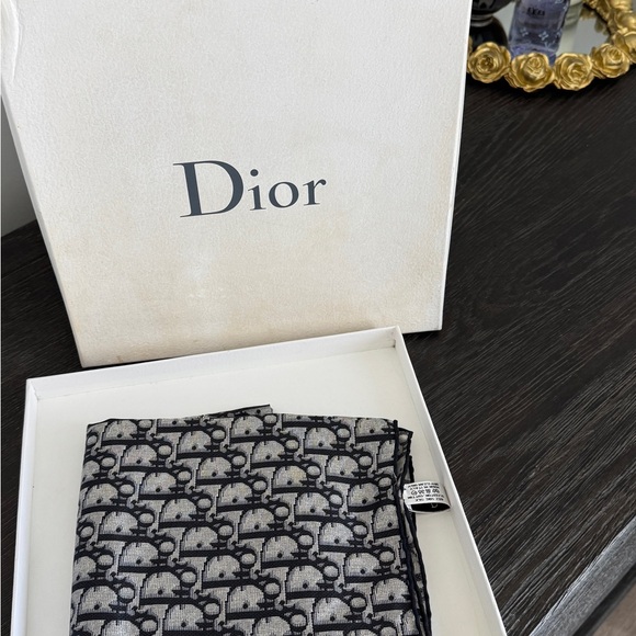 Dior Monochrome Silk-Cotton Fabric - Picture 9 of 9